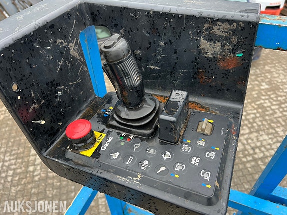 Genie GS-5390RT dieseldrevet terrengsakselift med 18,1 m arbeidshøyde og stor plattform 24 of 25