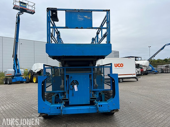 Genie GS-5390RT dieseldrevet terrengsakselift med 18,1 m arbeidshøyde og stor plattform 8 of 25