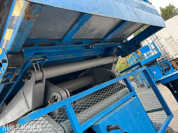 Genie GS-5390RT dieseldrevet terrengsakselift med 18,1 m arbeidshøyde og stor plattform 19 of 25