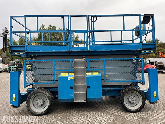 Genie GS-5390RT dieseldrevet terrengsakselift med 18,1 m arbeidshøyde og stor plattform 6 of 25