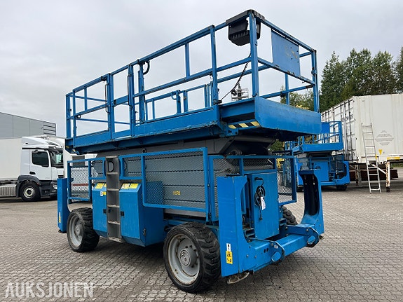 Genie GS-5390RT dieseldrevet terrengsakselift med 18,1 m arbeidshøyde og stor plattform 7 of 25
