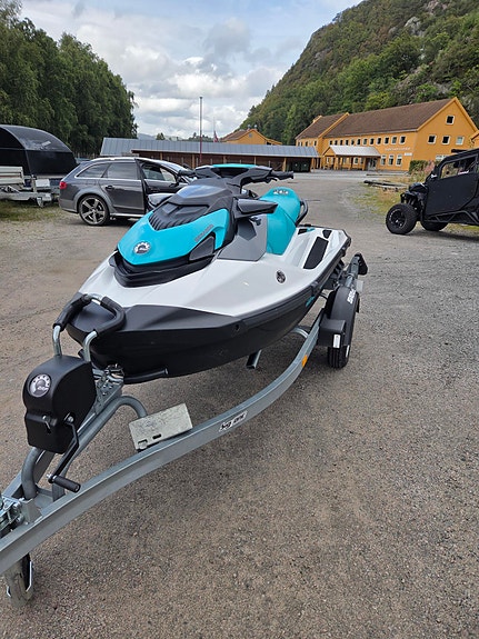 Sea-Doo GTI 130 2023 – Kun 75 timer – Original Sea-Doo Big One-henger – Trekk 2 of 6