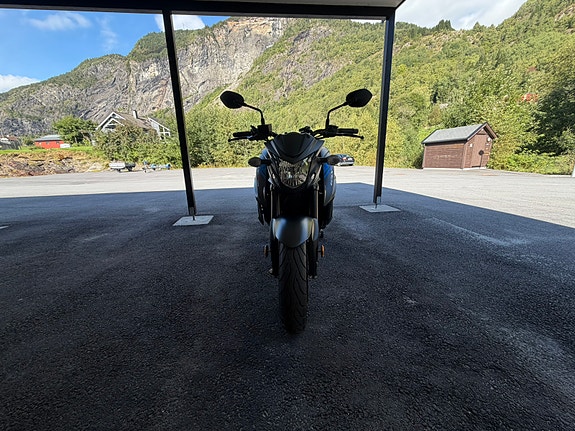 Suzuki GSX-S 750 7 of 9