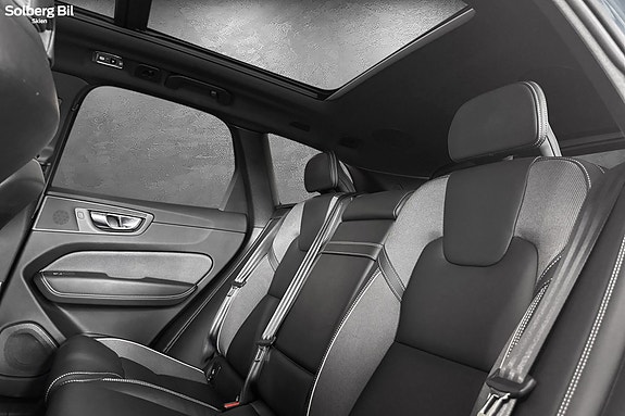 Volvo XC60 25 of 30