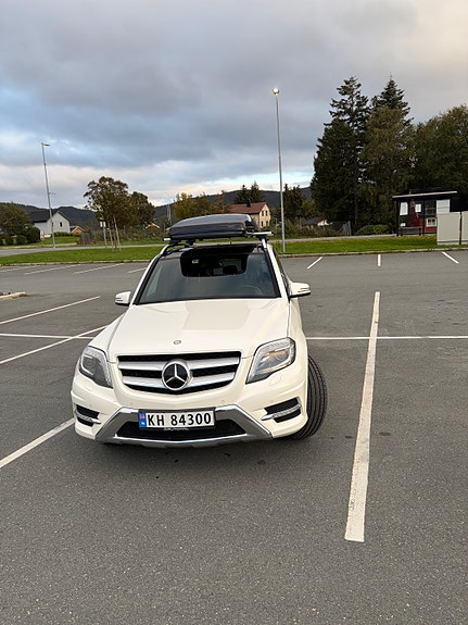 Mercedes-Benz GLK220 10 of 23