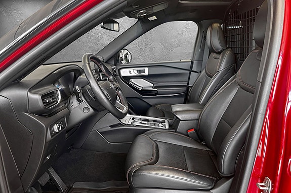 Ford Explorer 20 of 30