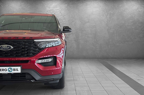Ford Explorer 14 of 30