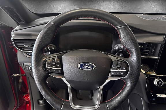 Ford Explorer 25 of 30