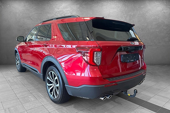Ford Explorer 11 of 30