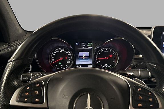 Mercedes-Benz GLC350 e 13 of 29