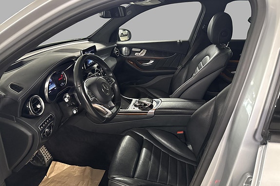 Mercedes-Benz GLC350 e 11 of 29