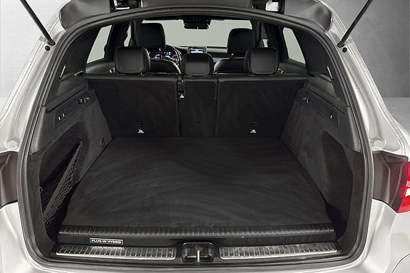 Mercedes-Benz GLC350 e 19 of 29