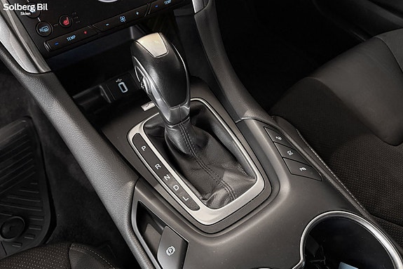 Ford Mondeo 24 of 28