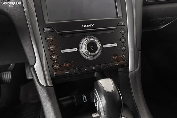 Ford Mondeo 25 of 28