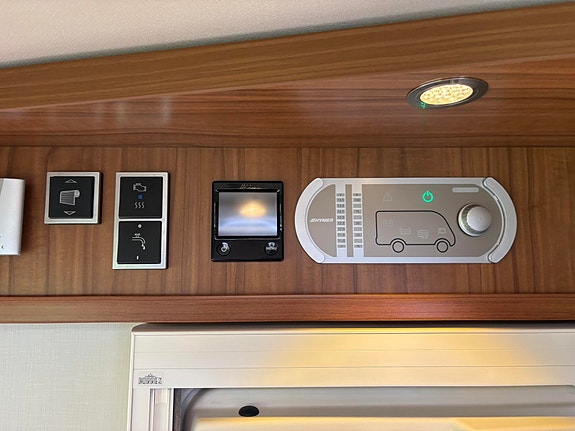 Hymer B 678 ALDE / SKINN / SOLCELLE / ROMSLIG / 27 of 29