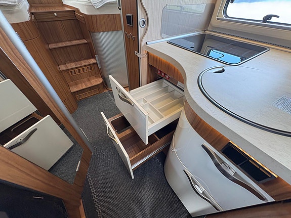 Hymer B 678 ALDE / SKINN / SOLCELLE / ROMSLIG / 13 of 29