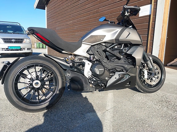 Ducati Diavel 1260 5 of 22