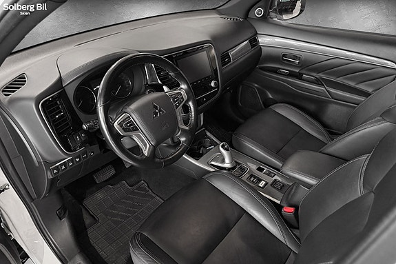 Mitsubishi Outlander 16 of 25
