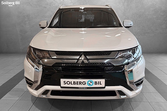 Mitsubishi Outlander 2 of 25