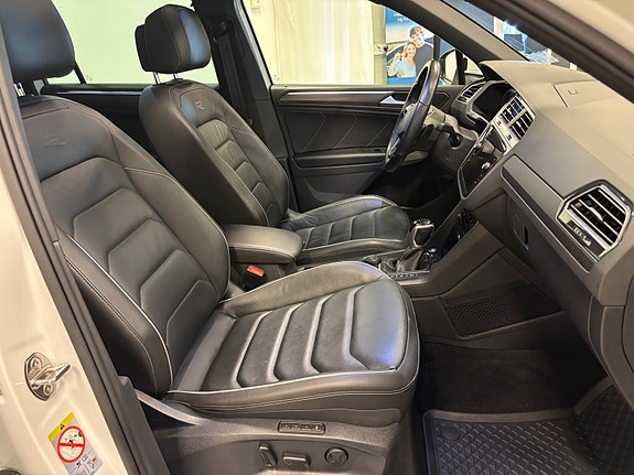 Volkswagen Tiguan 12 of 30