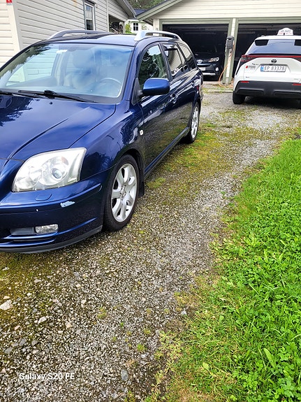 Toyota Avensis 2 of 25