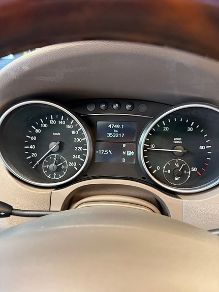 Mercedes-Benz ML280 22 of 30
