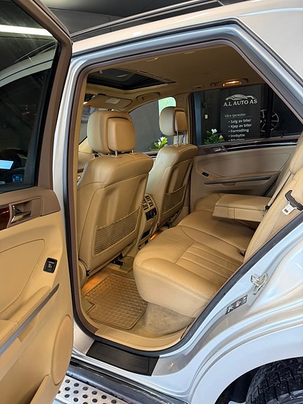 Mercedes-Benz ML280 16 of 30