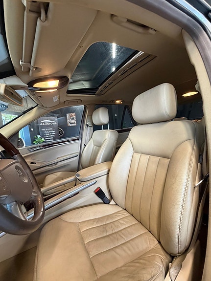 Mercedes-Benz ML280 14 of 30