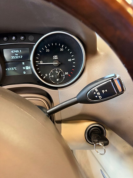 Mercedes-Benz ML280 26 of 30