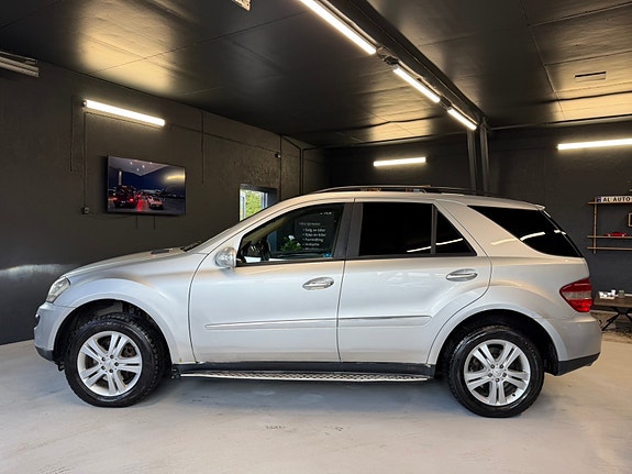 Mercedes-Benz ML280 7 of 30