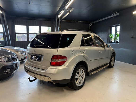 Mercedes-Benz ML280 9 of 30
