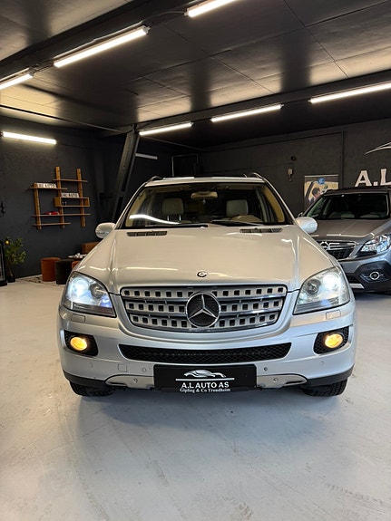 Mercedes-Benz ML280 3 of 30
