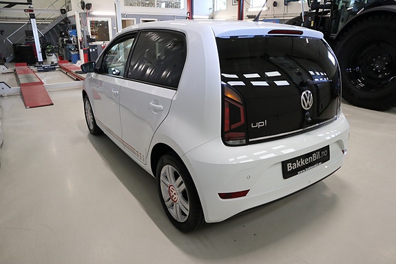 Volkswagen UP! 6 of 19