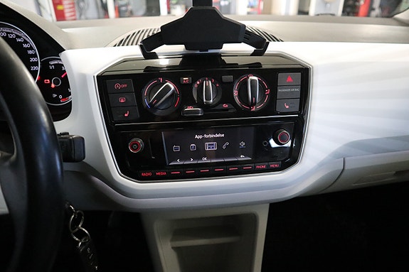 Volkswagen UP! 12 of 19