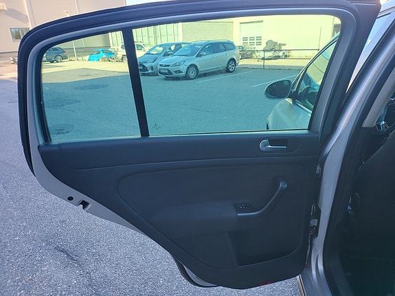 Volkswagen Golf Plus 18 of 30