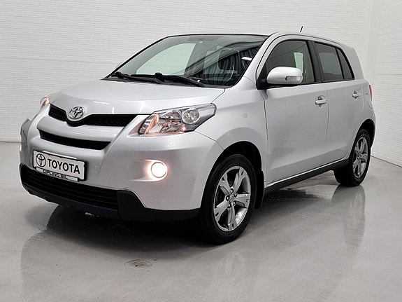 Toyota Urban Cruiser 3 of 9
