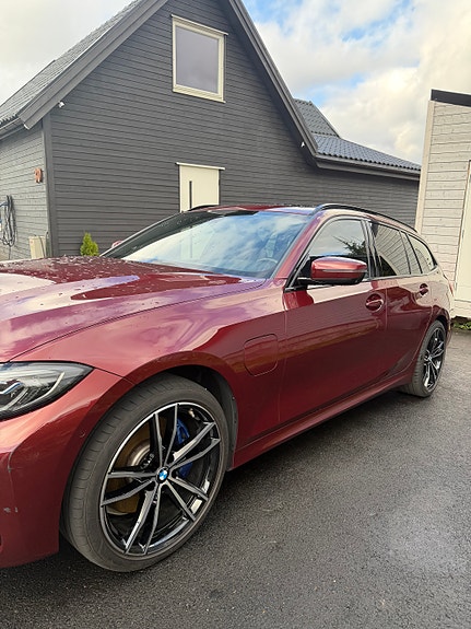 BMW 330e 3 of 30