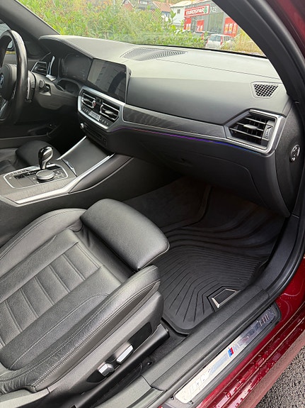 BMW 330e 24 of 30
