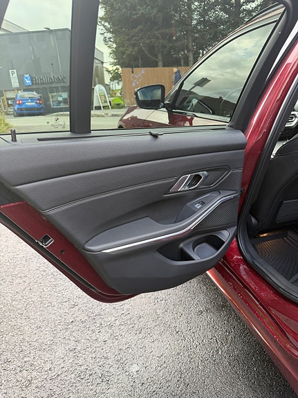 BMW 330e 16 of 30
