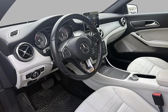 Mercedes-Benz CLA200 5 of 15