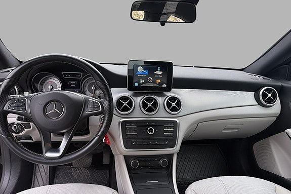 Mercedes-Benz CLA200 12 of 15