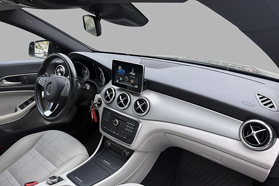 Mercedes-Benz CLA200 13 of 15