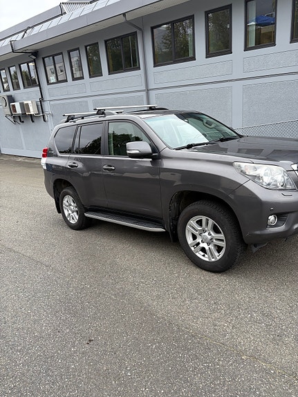 Toyota Land Cruiser 8 of 20