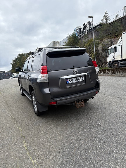 Toyota Land Cruiser 4 of 20