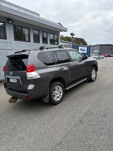 Toyota Land Cruiser 7 of 20