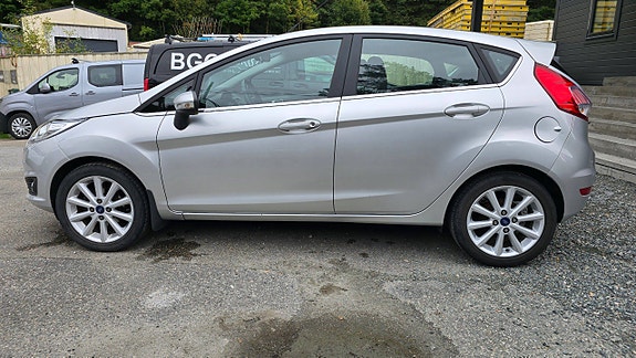 Ford Fiesta 4 of 15