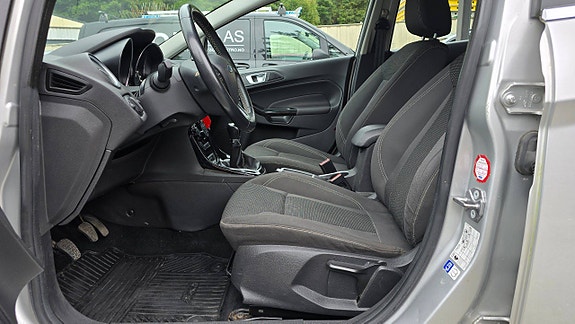 Ford Fiesta 11 of 15