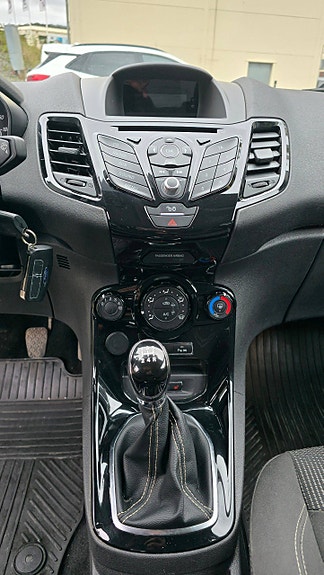 Ford Fiesta 15 of 15