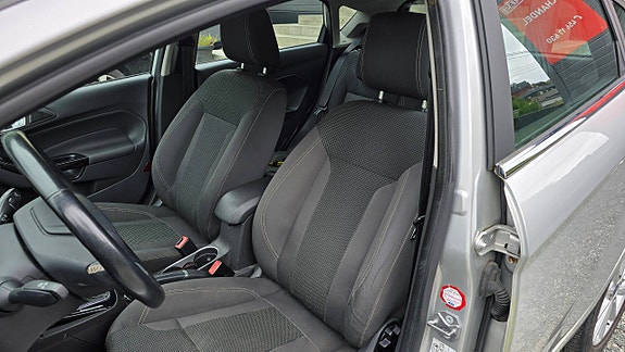 Ford Fiesta 12 of 15