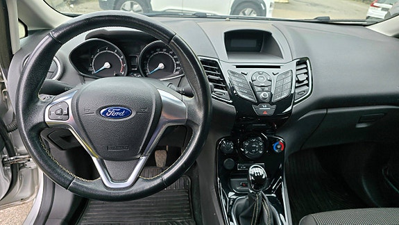 Ford Fiesta 14 of 15